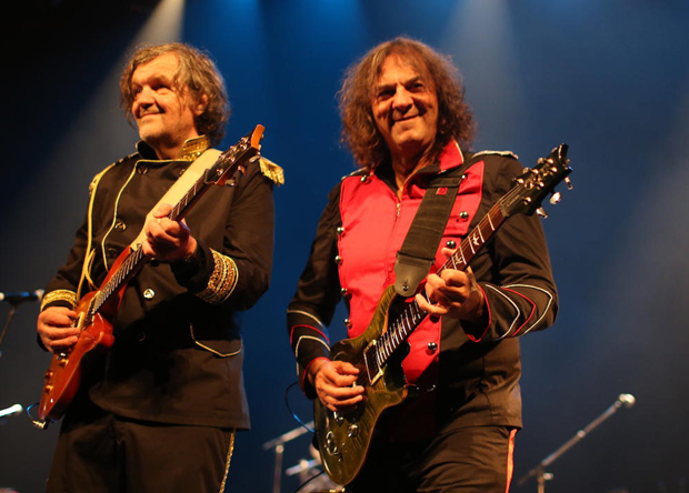 Преминуо гитариста Но смокинг оркестра